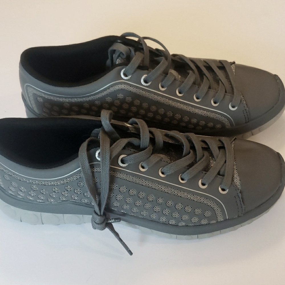 Ccilu Gray Sneakers Size 7 NWOT